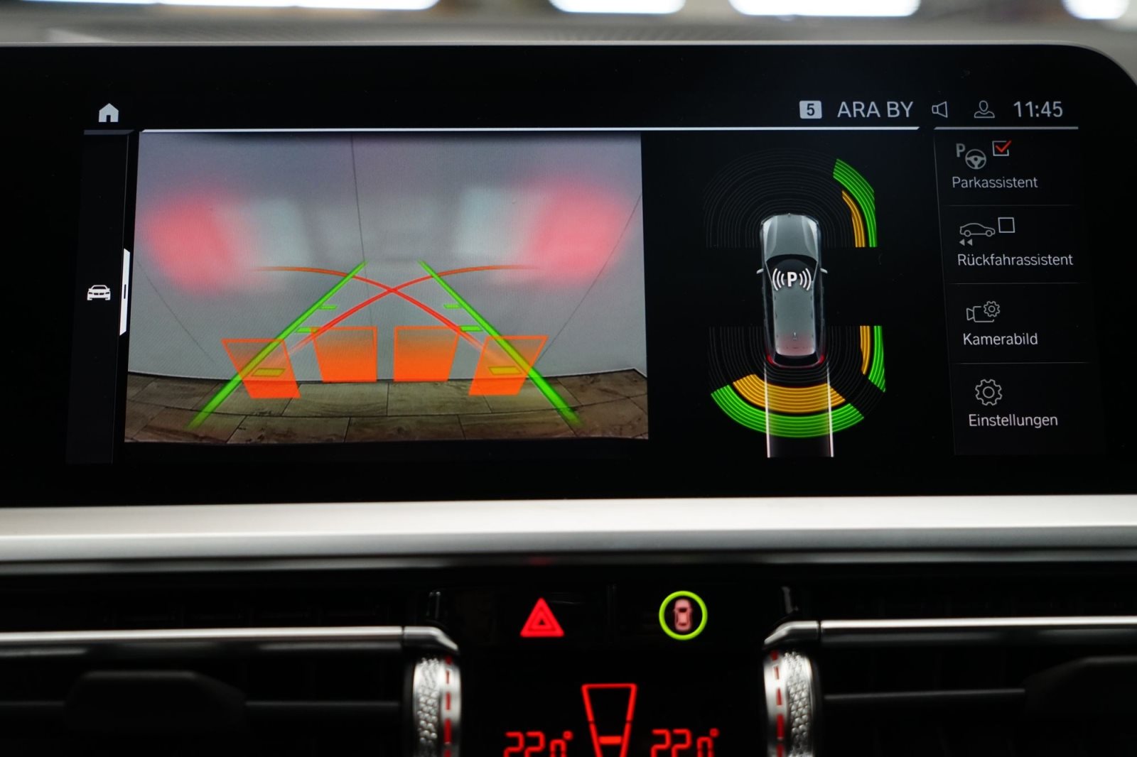 Fahrzeugabbildung BMW 320d xDrive Touring [Sport Line, LC Prof, AHK, ACC, Laser]