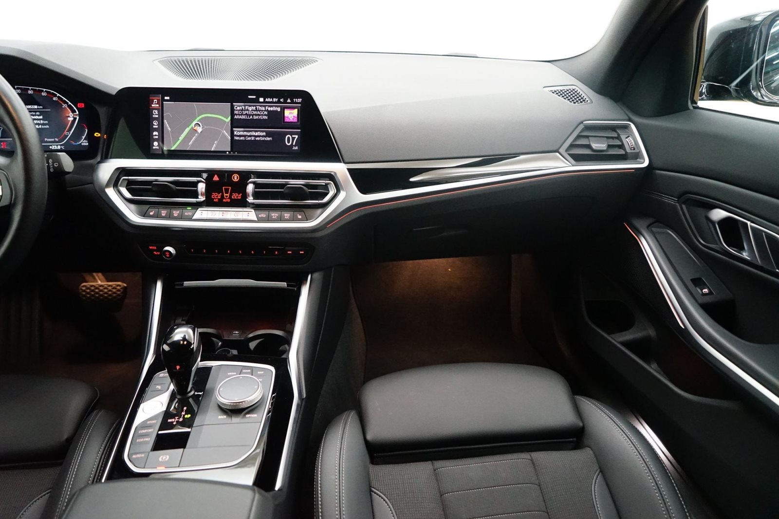 Fahrzeugabbildung BMW 320d xDrive Touring [Sport Line, LC Prof, AHK, ACC, Laser]