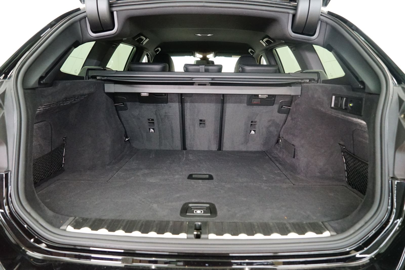 Fahrzeugabbildung BMW 320d xDrive Touring [Sport Line, LC Prof, AHK, ACC, Laser]