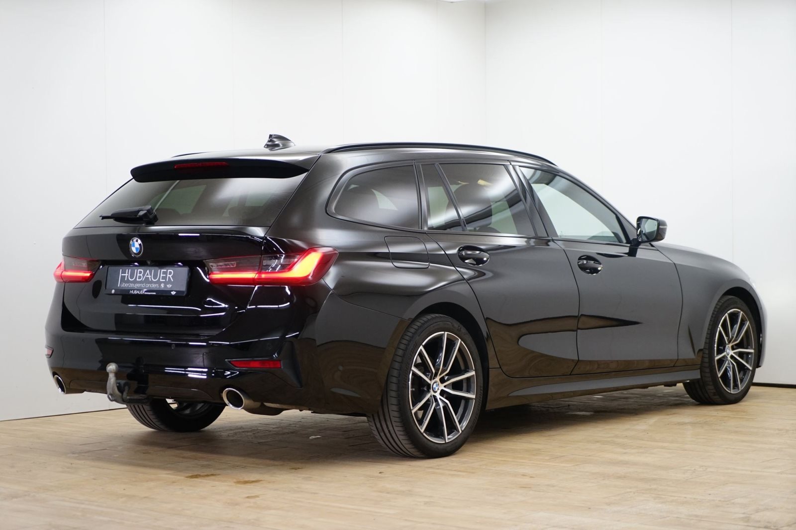 Fahrzeugabbildung BMW 320d xDrive Touring [Sport Line, LC Prof, AHK, ACC, Laser]