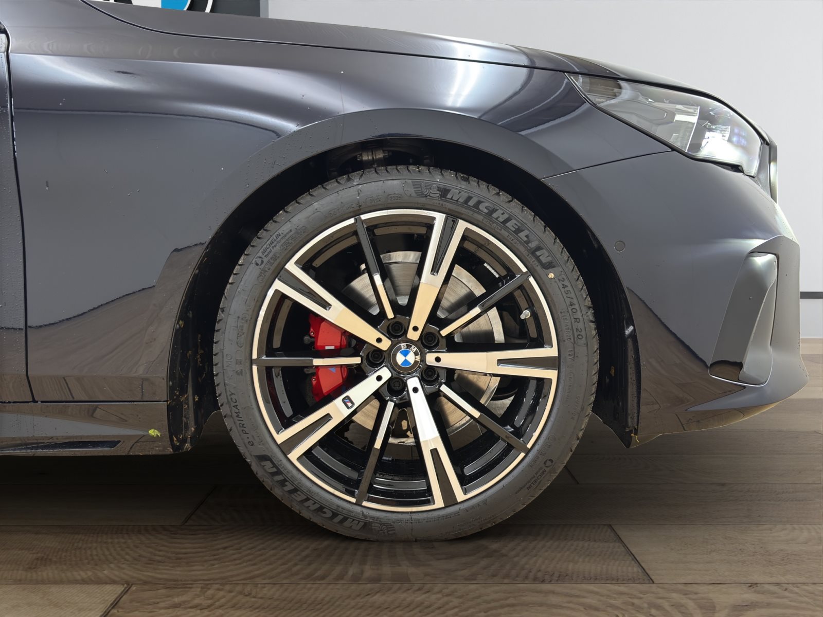 Fahrzeugabbildung BMW 520d xDrive Touring [M Sport Pro, HUD, AHK, ACC, h&k Sound]