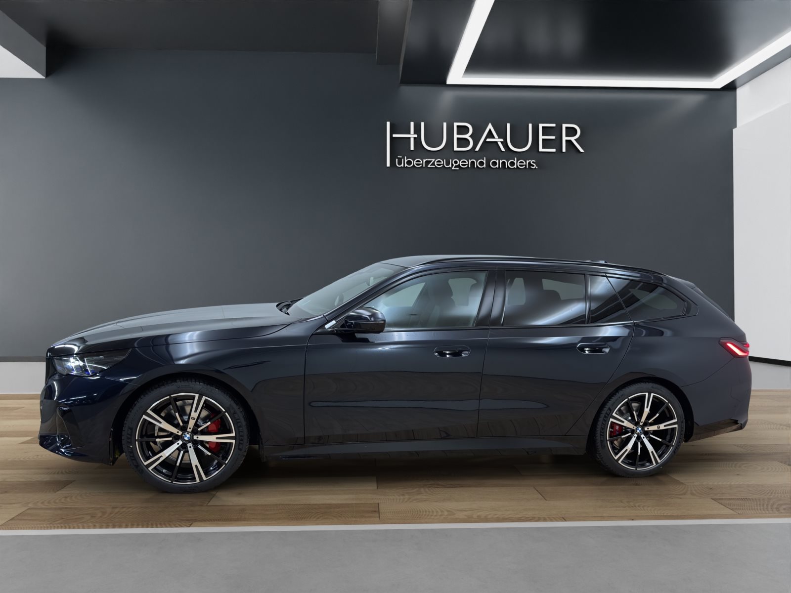 Fahrzeugabbildung BMW 520d xDrive Touring [M Sport Pro, HUD, AHK, ACC, h&k Sound]