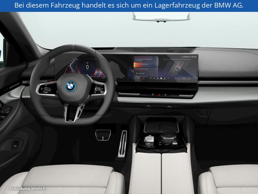 Fahrzeugabbildung BMW i5 eDrive40 Touring