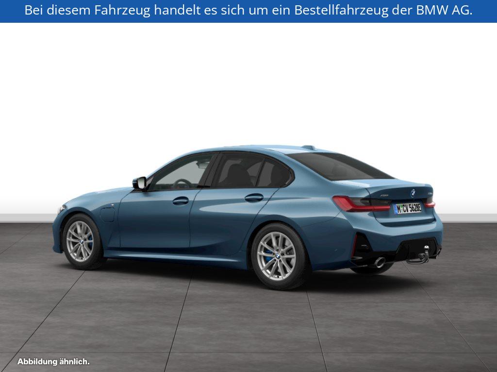Fahrzeugabbildung BMW 330e xDrive Limousine