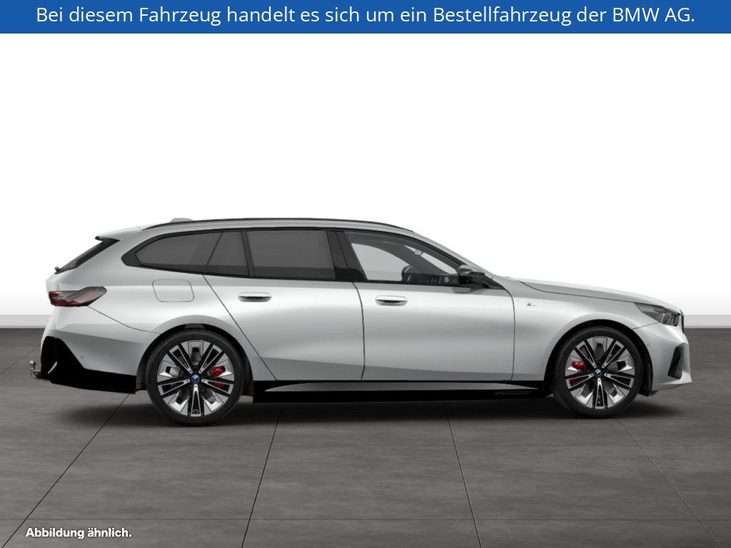 Fahrzeugabbildung BMW i5 M60 xDrive Touring