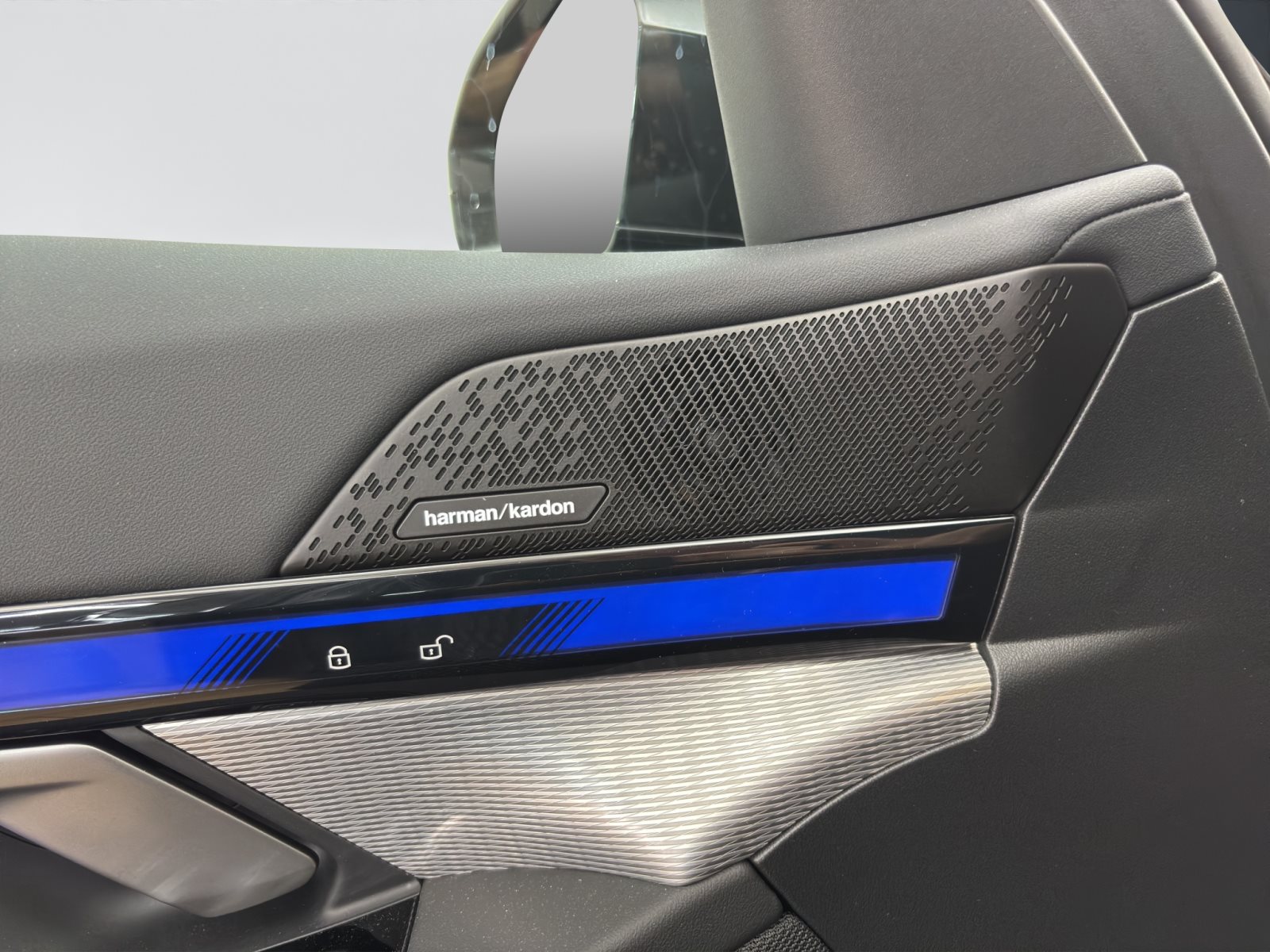 Fahrzeugabbildung BMW 520d Limousine [M Sport, ACC, AHK, h&k Sound, 20 LMR]