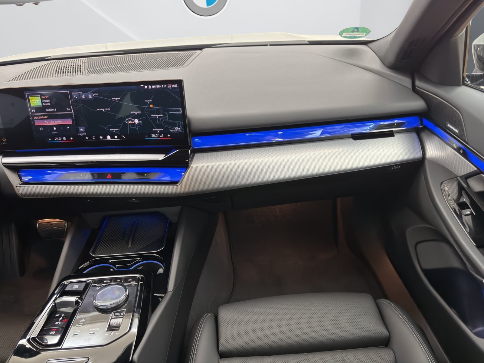 Fahrzeugabbildung BMW 520d Limousine [M Sport, ACC, AHK, h&k Sound, 20 LMR]