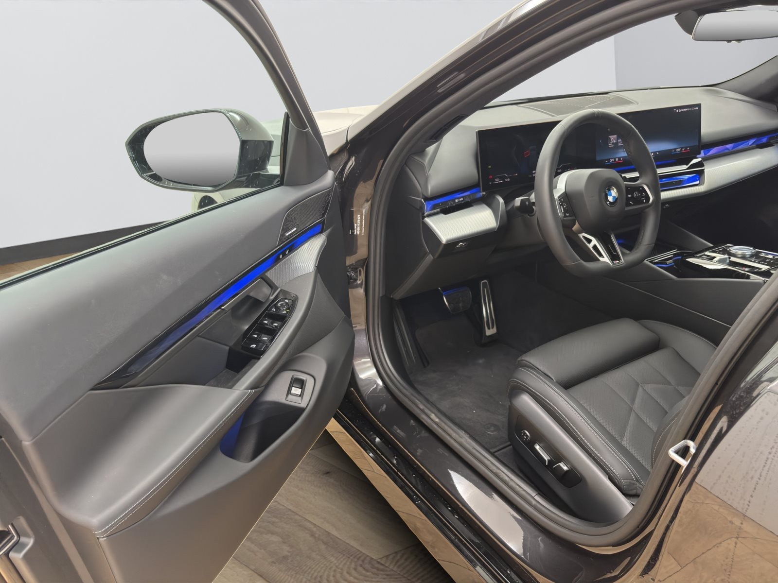 Fahrzeugabbildung BMW 520d Limousine [M Sport, ACC, AHK, h&k Sound, 20 LMR]