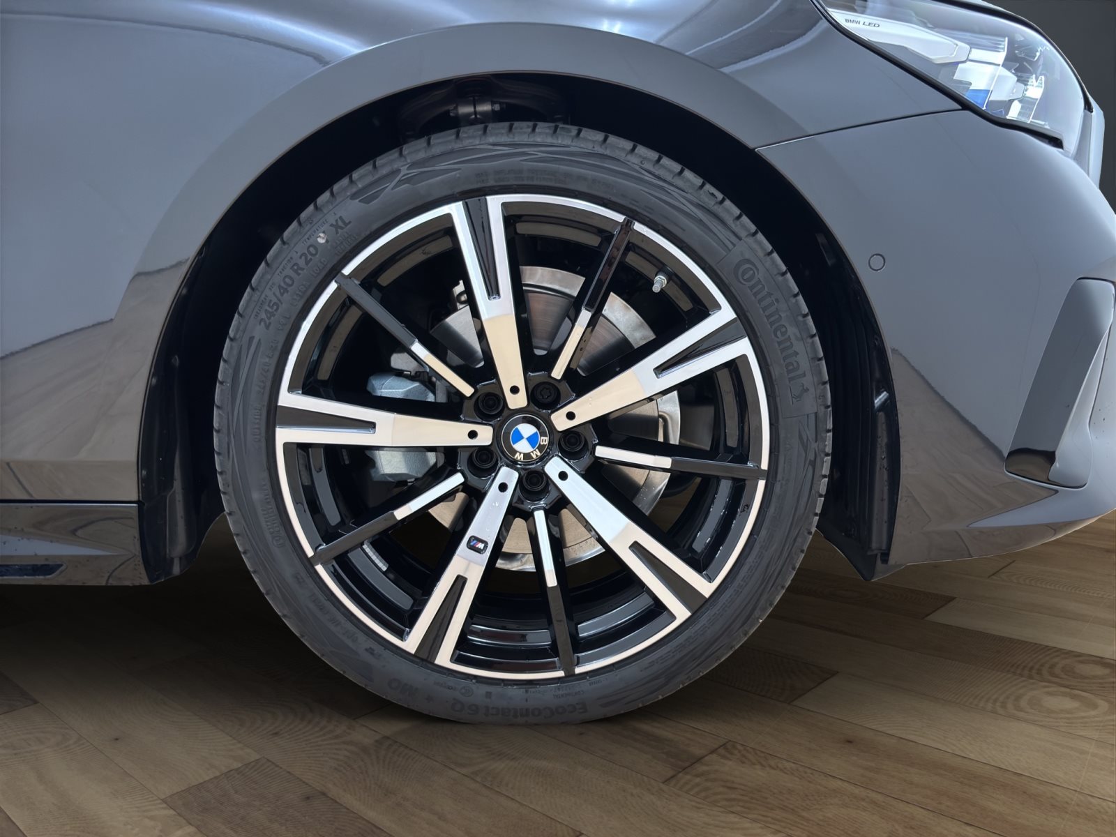 Fahrzeugabbildung BMW 520d Limousine [M Sport, ACC, AHK, h&k Sound, 20 LMR]