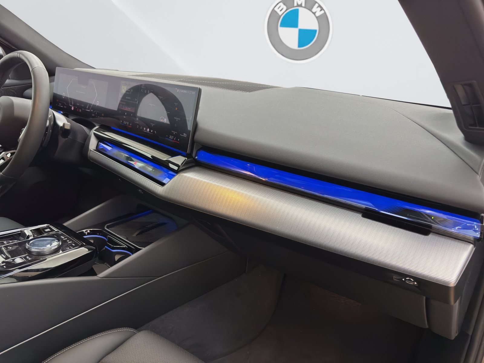 Fahrzeugabbildung BMW 520d Limousine [M Sport, ACC, AHK, h&k Sound, 20 LMR]