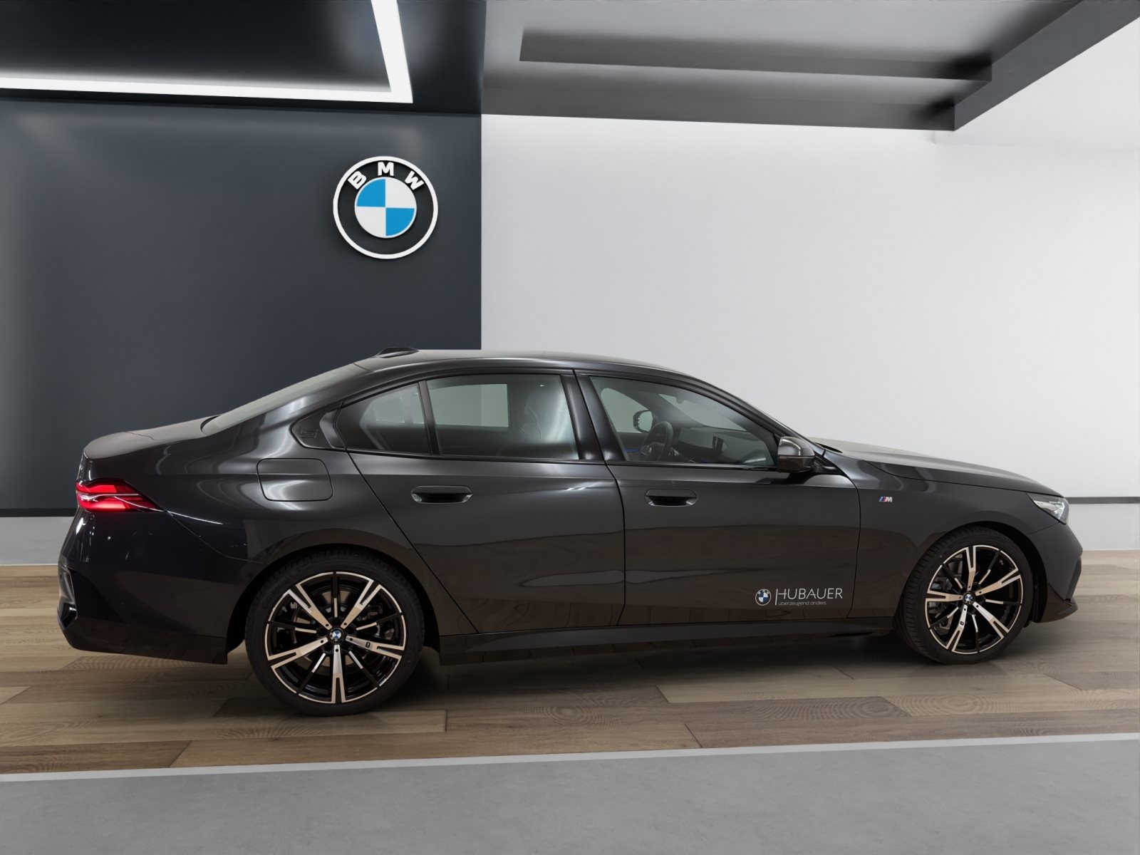 Fahrzeugabbildung BMW 520d Limousine [M Sport, ACC, AHK, h&k Sound, 20 LMR]