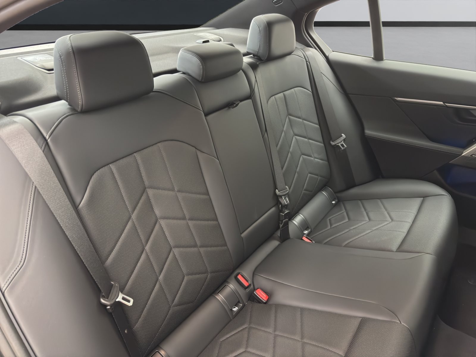 Fahrzeugabbildung BMW 520d Limousine [M Sport, ACC, AHK, h&k Sound, 20 LMR]