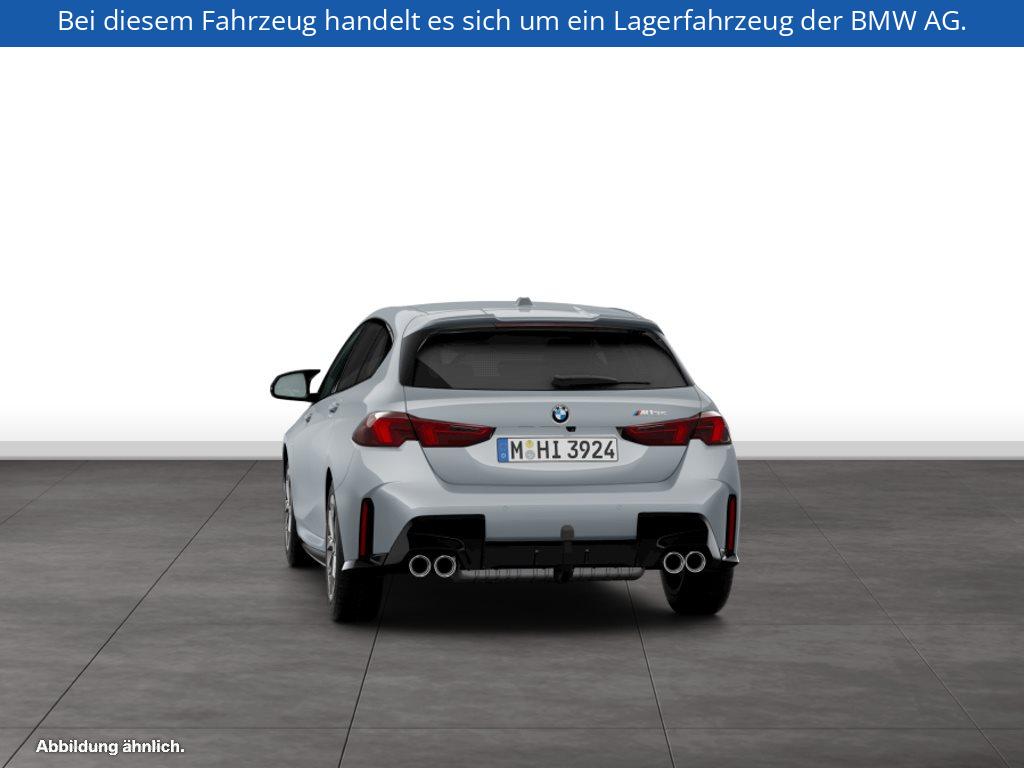 Fahrzeugabbildung BMW M135 xDrive