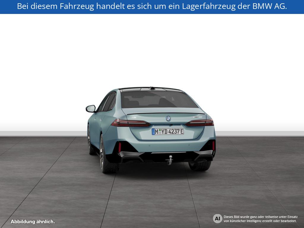 Fahrzeugabbildung BMW i5 xDrive40