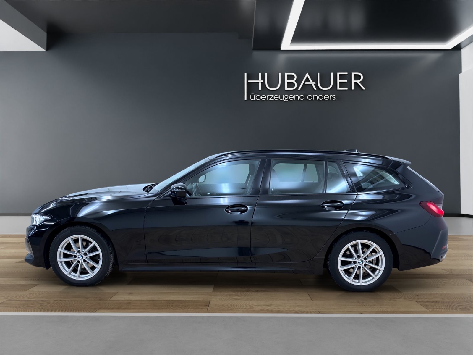 Fahrzeugabbildung BMW 320d Touring [LC Prof., HUD, SHZ, HK Sound, 17 ]