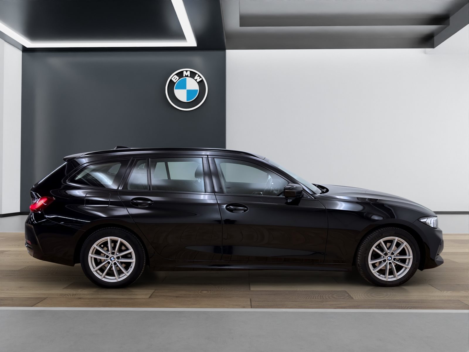 Fahrzeugabbildung BMW 320d Touring [LC Prof., HUD, SHZ, HK Sound, 17 ]