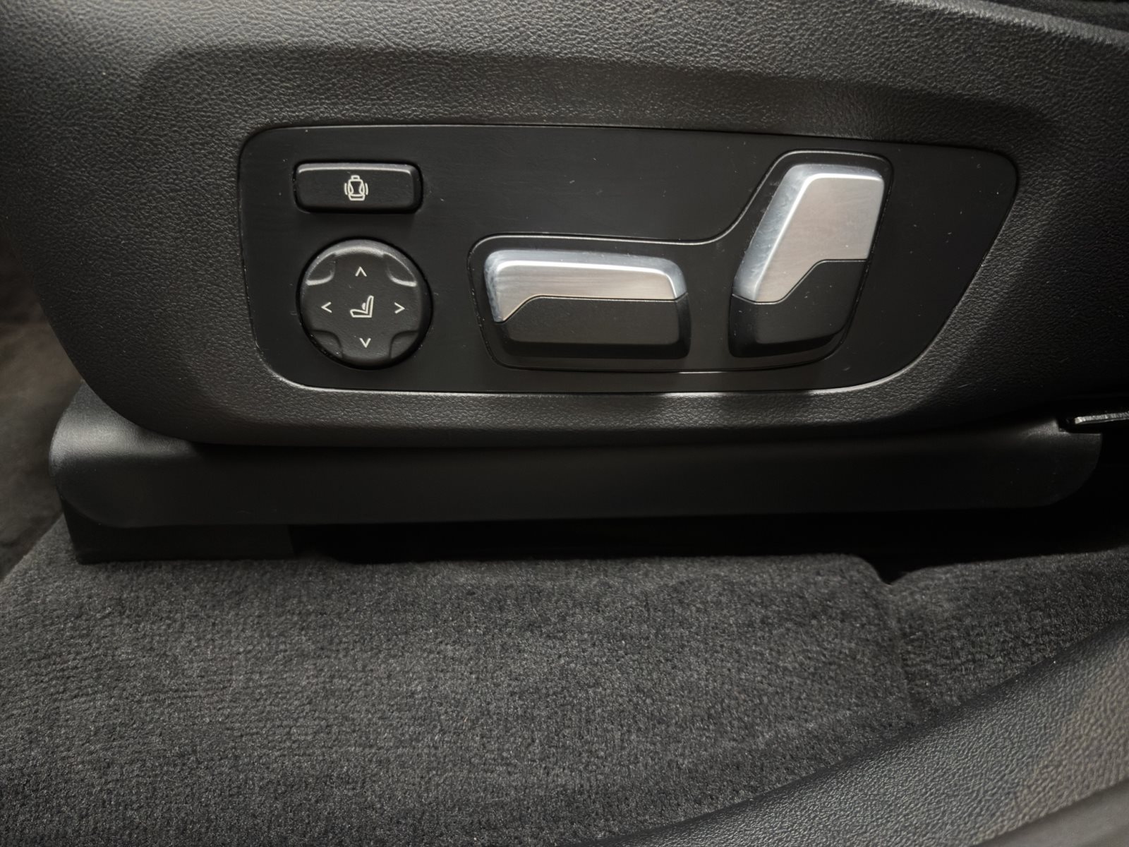 Fahrzeugabbildung BMW iX3 [M Sport, Impressive, HUD, HK Sound, 360°]