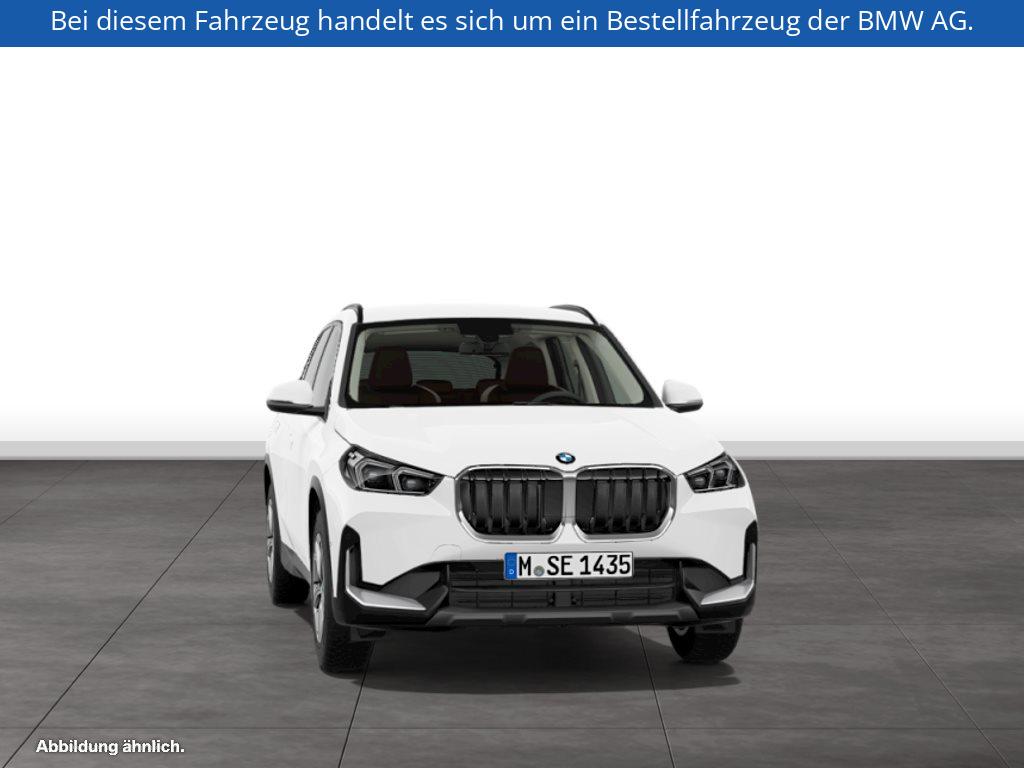 Fahrzeugabbildung BMW X1 xDrive23i