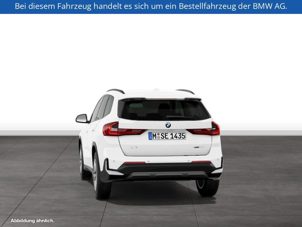 Fahrzeugabbildung BMW X1 xDrive23i