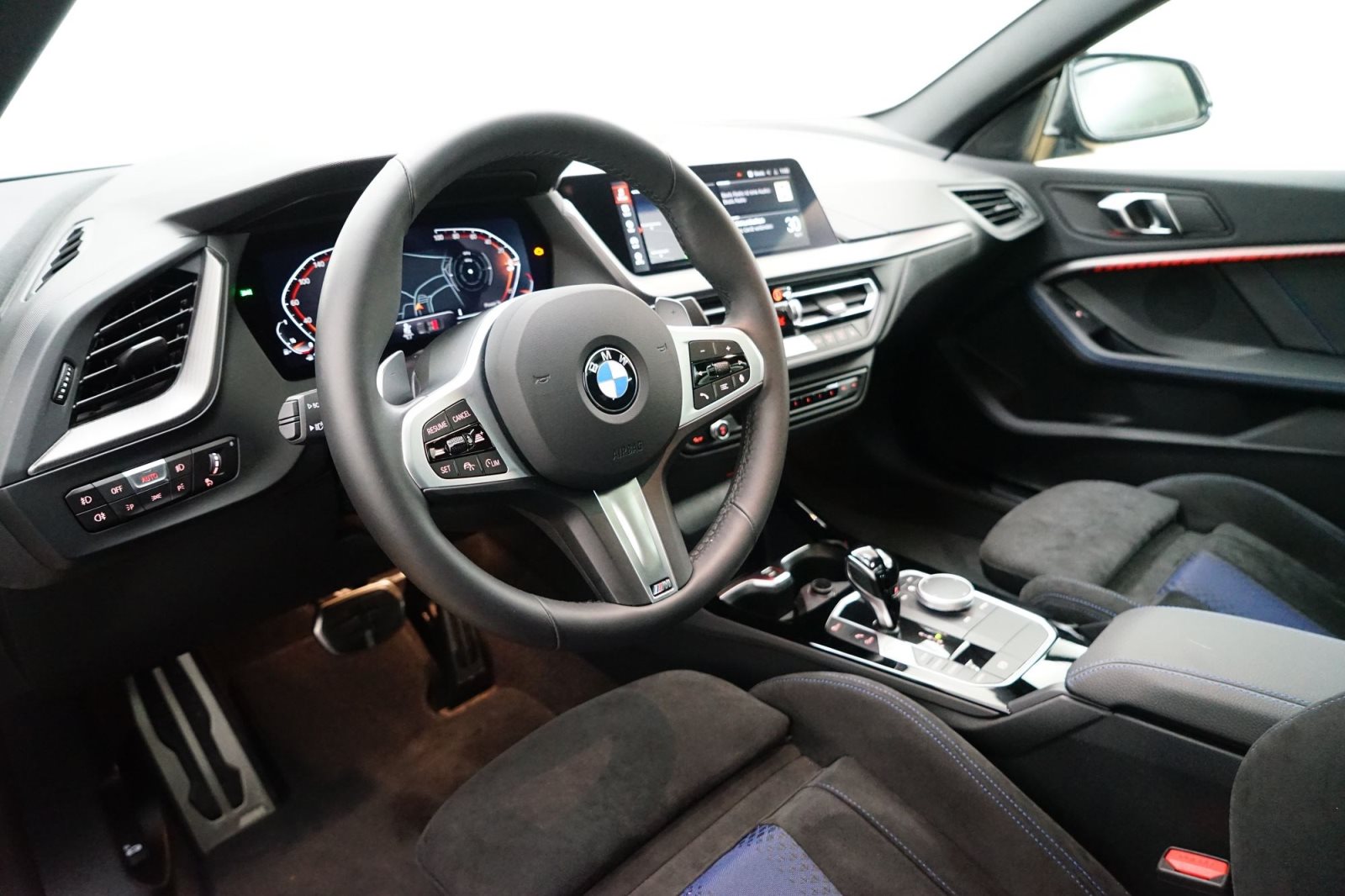 Fahrzeugabbildung BMW 220i Gran Coupé [M Sport, LC Prof., ACC, RFK]