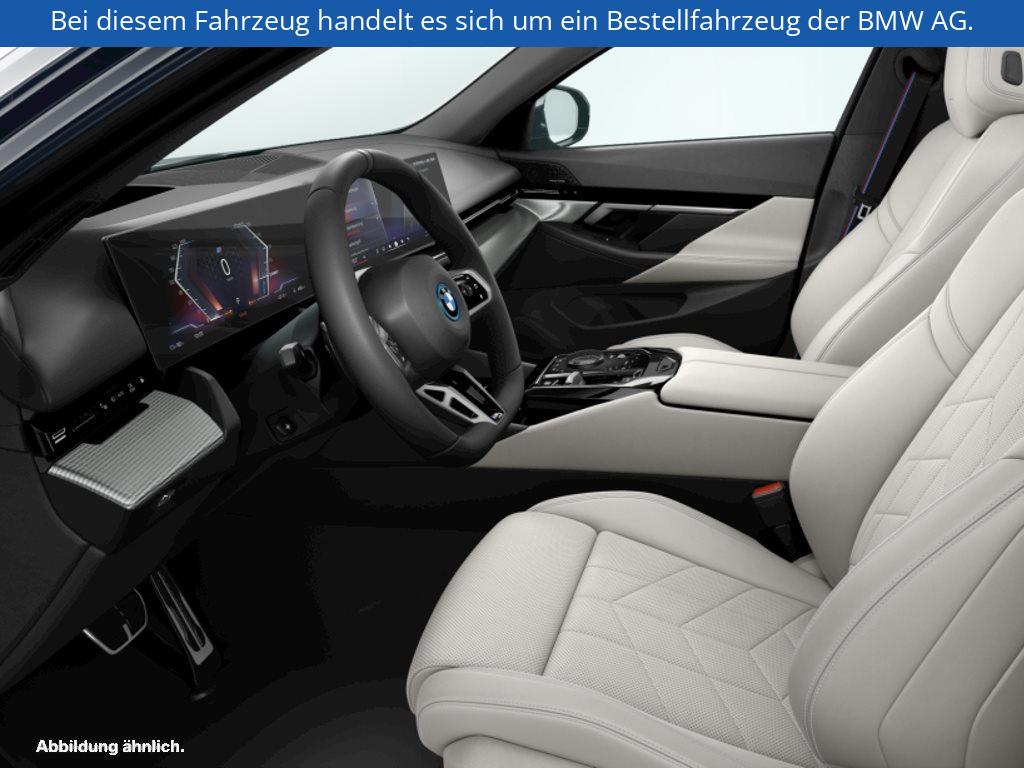 Fahrzeugabbildung BMW i5 eDrive40 Touring
