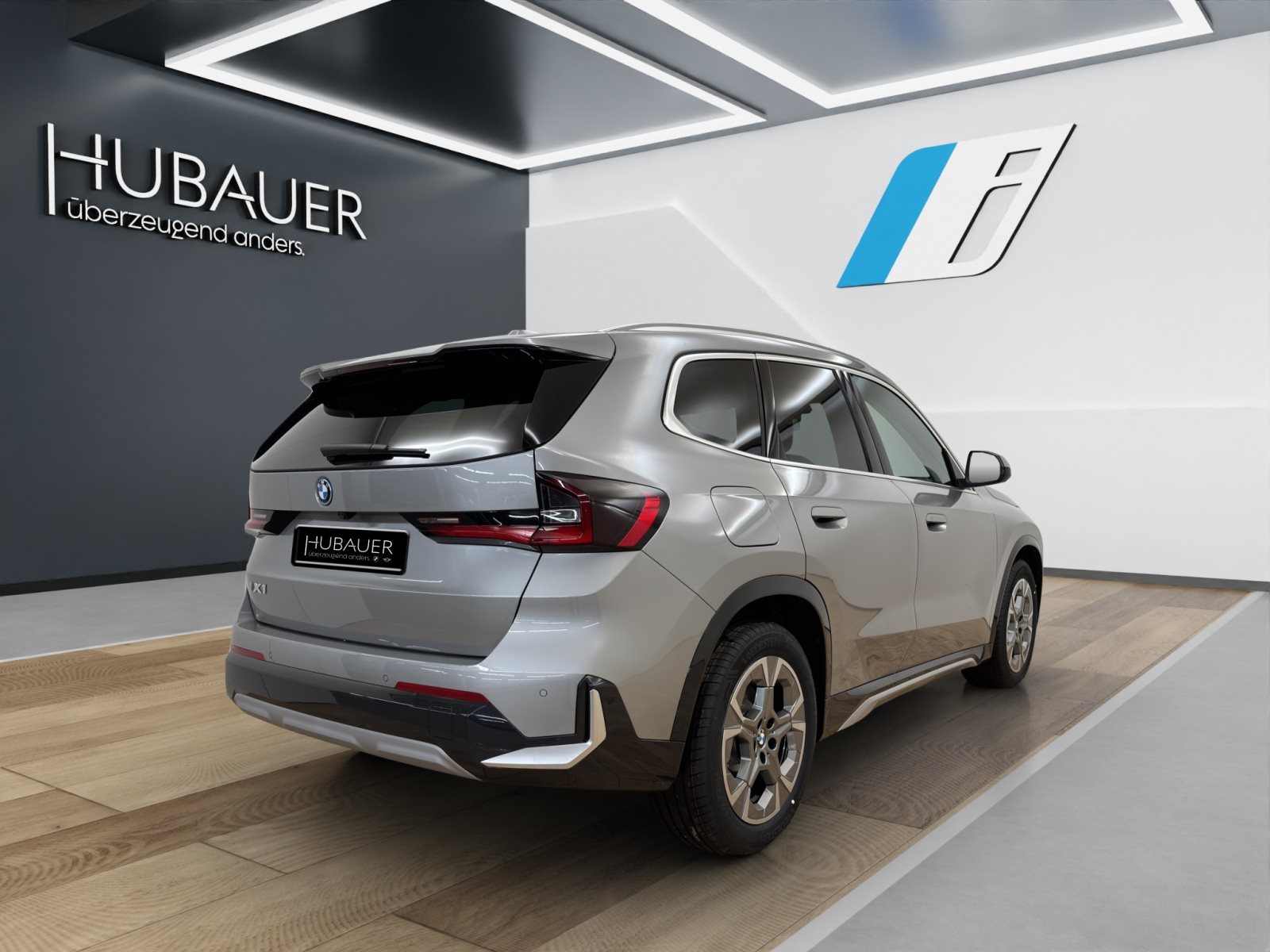 Fahrzeugabbildung BMW iX1 eDrive20 [xLine, AHK, ACC, RFK, 18 LMR, LED, SHZ]