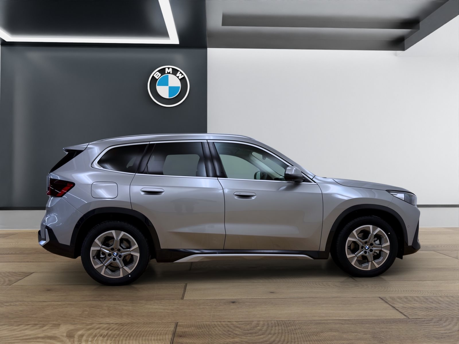 Fahrzeugabbildung BMW iX1 eDrive20 [xLine, AHK, ACC, RFK, 18 LMR, LED, SHZ]