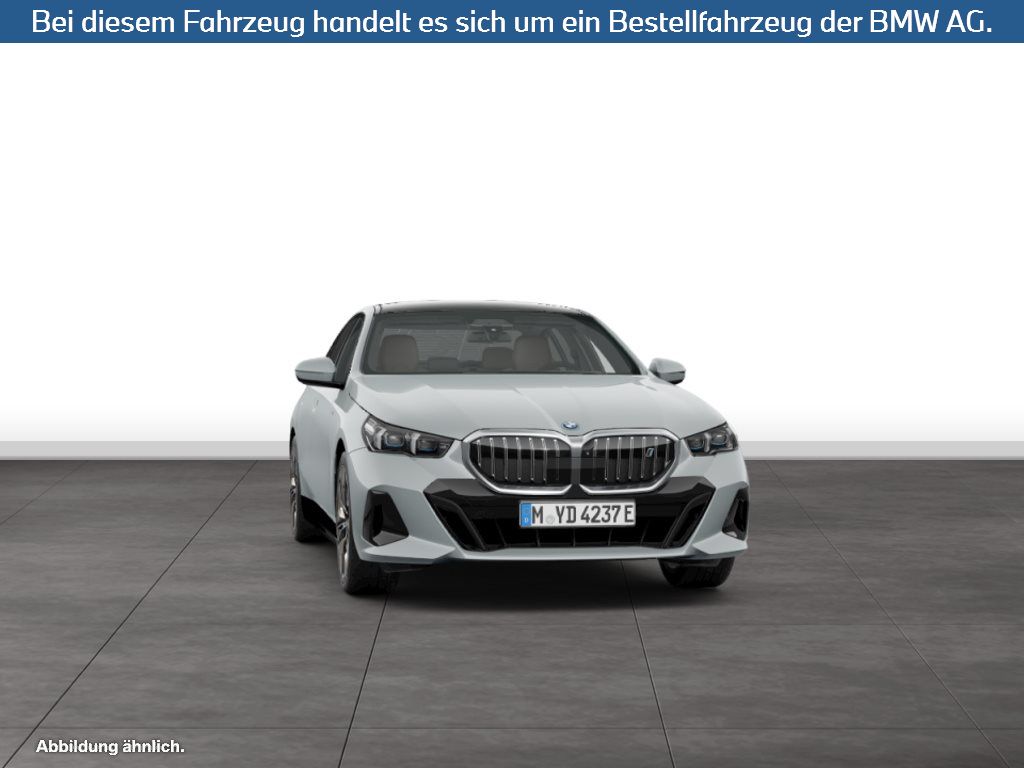 Fahrzeugabbildung BMW i5 eDrive40 Limousine