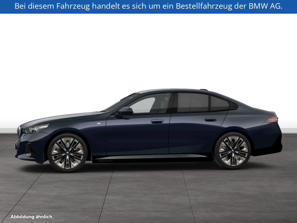 Fahrzeugabbildung BMW i5 xDrive40 Limousine