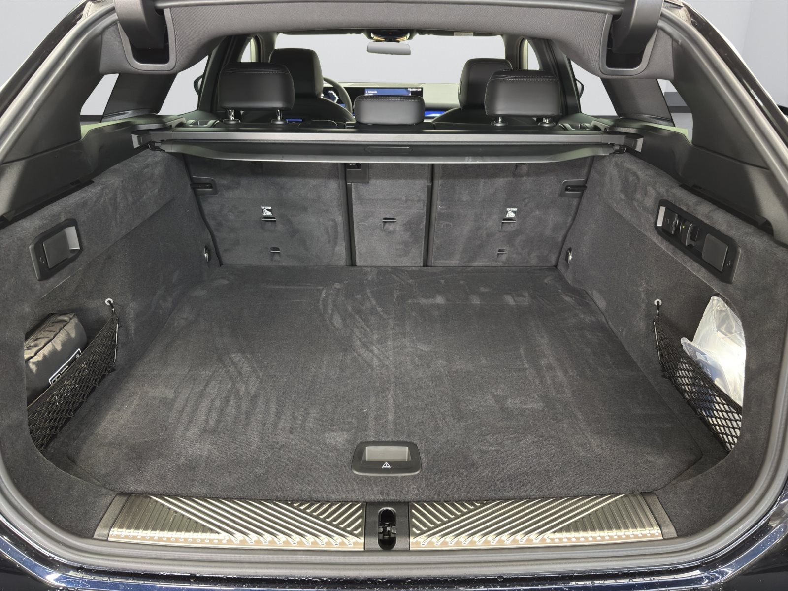Fahrzeugabbildung BMW 520d Touring [M Sport, AHK, ACC, RFK, h&k Sound]
