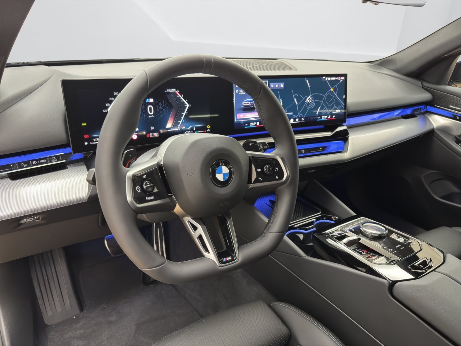 Fahrzeugabbildung BMW 520d Touring [M Sport, AHK, ACC, RFK, h&k Sound]