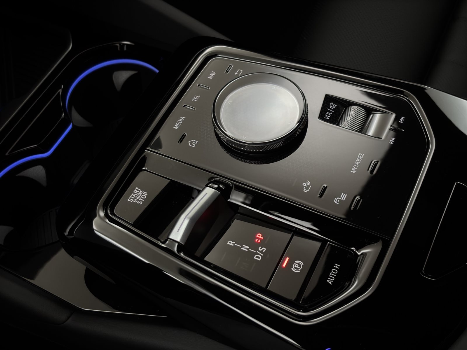 Fahrzeugabbildung BMW 520d Touring [M Sport, AHK, ACC, RFK, h&k Sound]