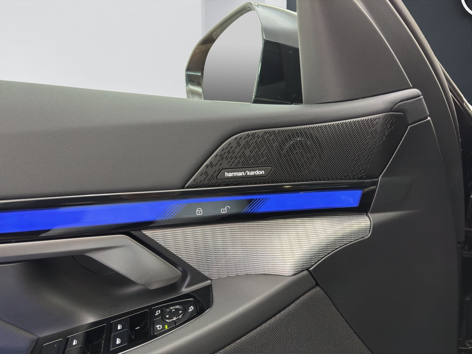 Fahrzeugabbildung BMW 520d Touring [M Sport, AHK, ACC, RFK, h&k Sound]