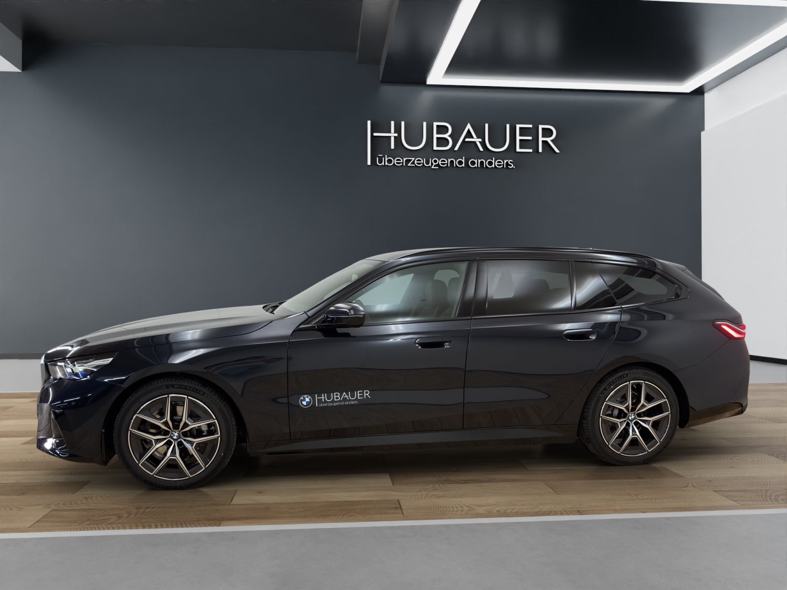 Fahrzeugabbildung BMW 520d Touring [M Sport, AHK, ACC, RFK, h&k Sound]