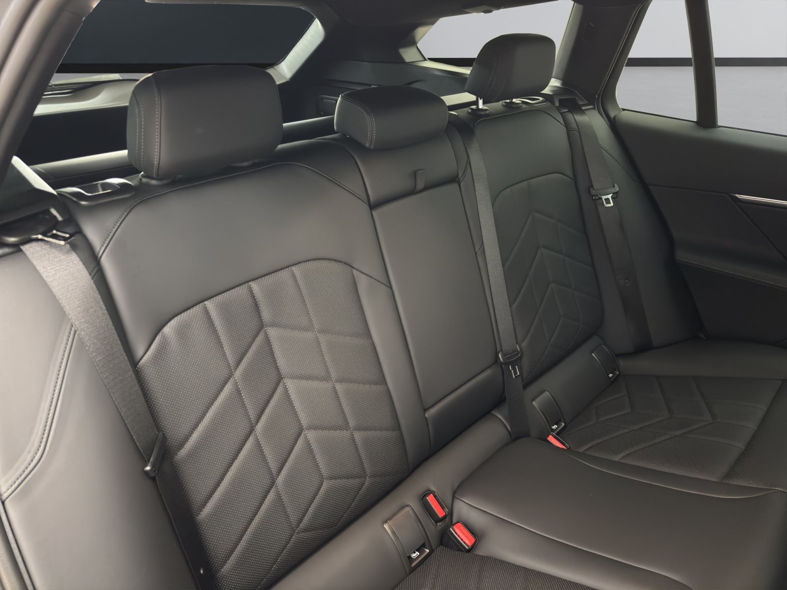 Fahrzeugabbildung BMW 520d Touring [M Sport, AHK, ACC, RFK, h&k Sound]