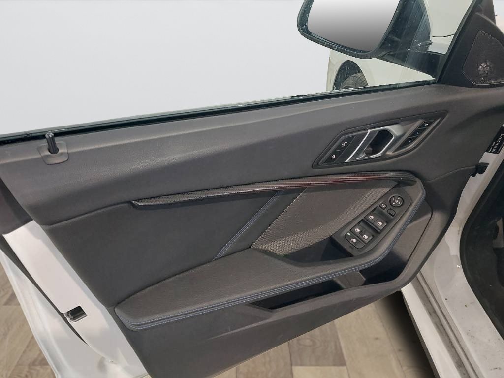 Fahrzeugabbildung BMW 218i Gran Coupé [M Sport, HK Sound, Pano, ACC]