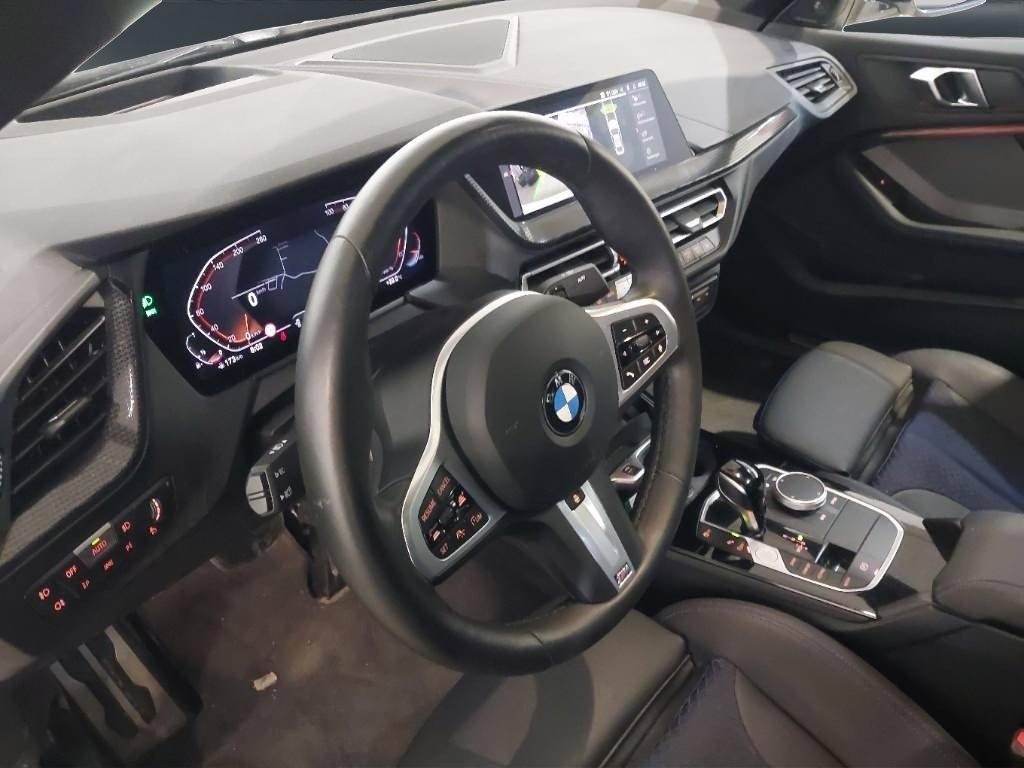 Fahrzeugabbildung BMW 218i Gran Coupé [M Sport, HK Sound, Pano, ACC]