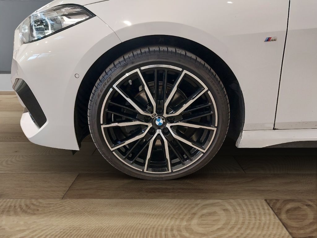 Fahrzeugabbildung BMW 218i Gran Coupé [M Sport, HK Sound, Pano, ACC]