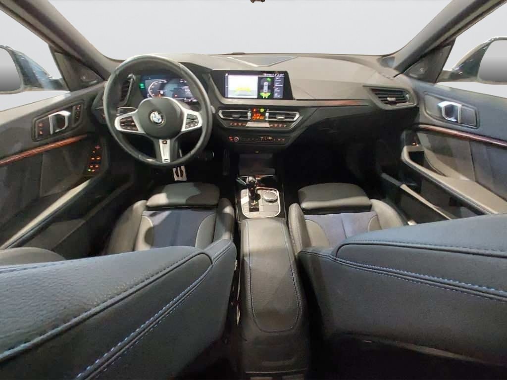 Fahrzeugabbildung BMW 218i Gran Coupé [M Sport, HK Sound, Pano, ACC]