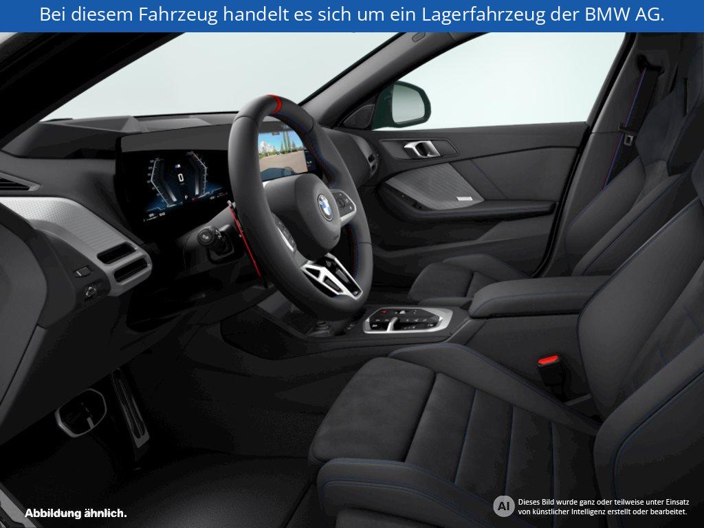 Fahrzeugabbildung BMW M135 xDrive