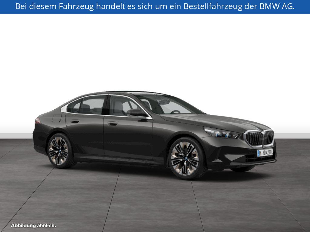 Fahrzeugabbildung BMW i5 eDrive40 Limousine