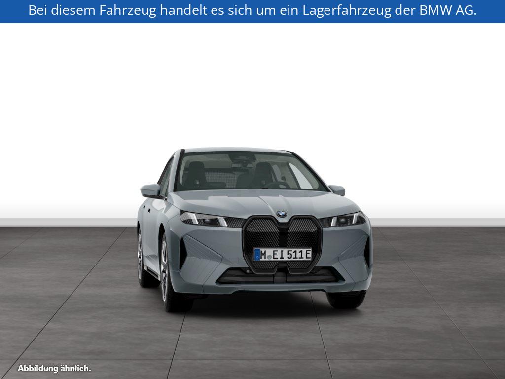 Fahrzeugabbildung BMW iX xDrive45