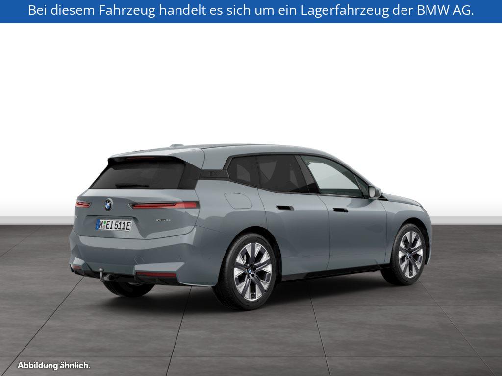 Fahrzeugabbildung BMW iX xDrive45
