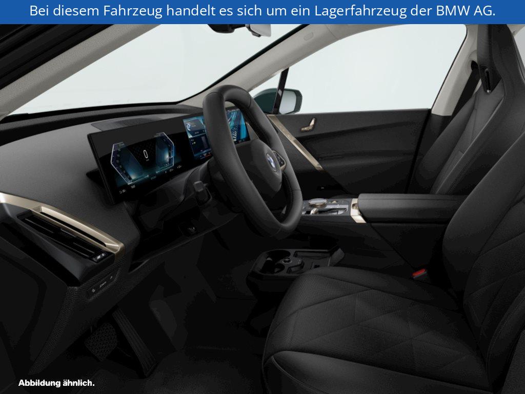 Fahrzeugabbildung BMW iX xDrive45