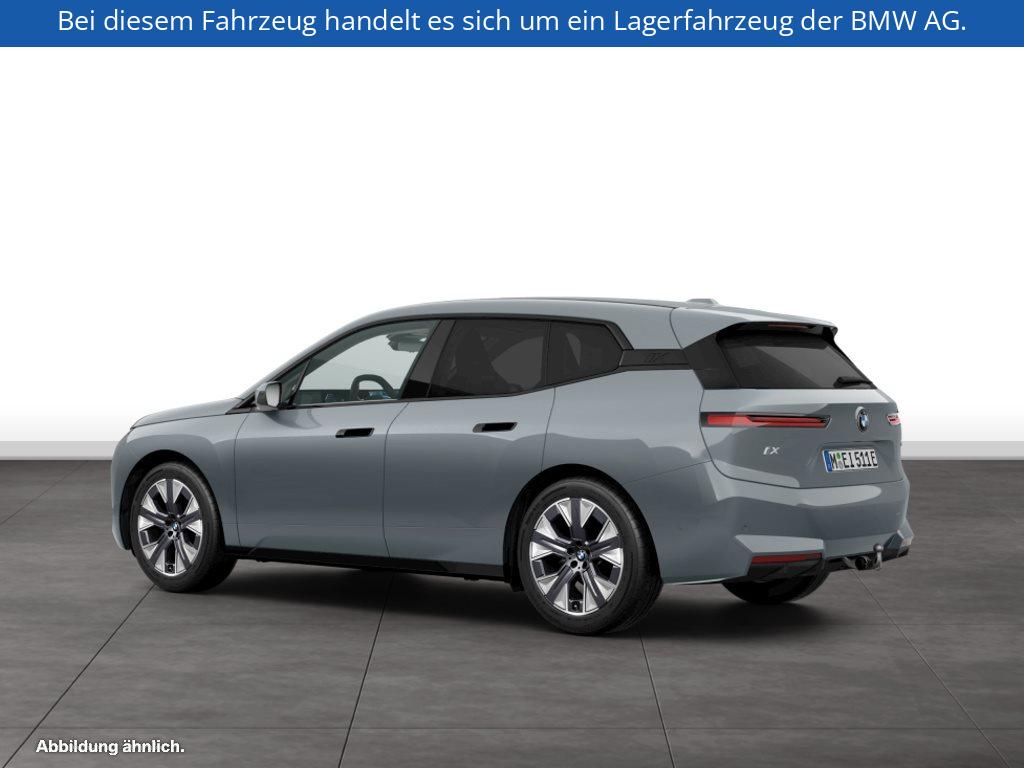 Fahrzeugabbildung BMW iX xDrive45