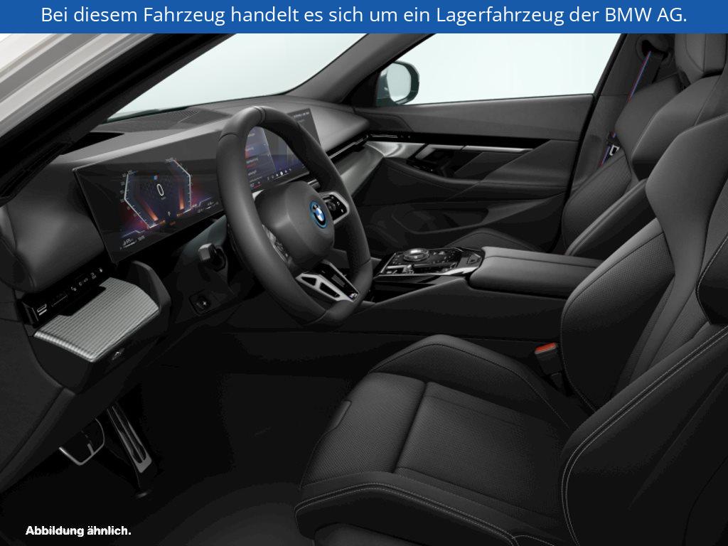 Fahrzeugabbildung BMW 550e xDrive Touring