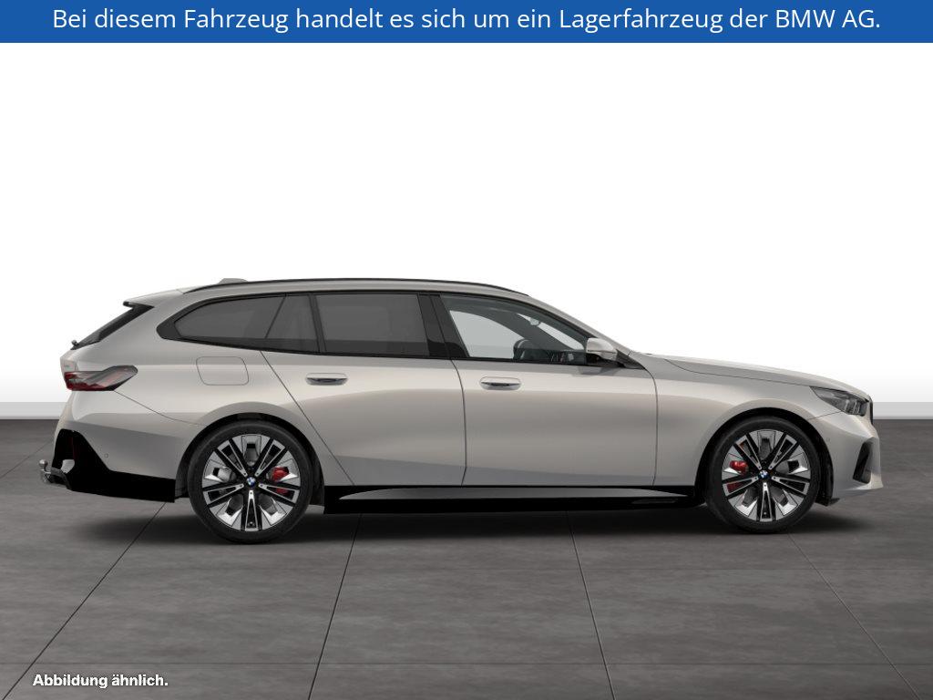 Fahrzeugabbildung BMW 550e xDrive Touring