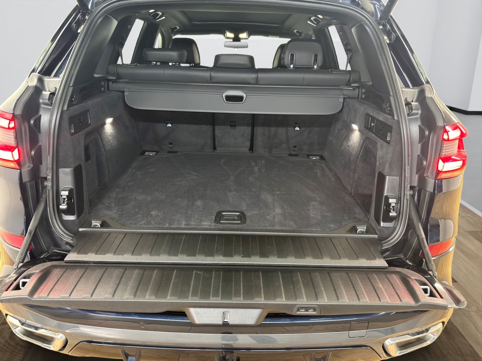 Fahrzeugabbildung BMW X5 xDrive40d [M Sport, Laser, AHK, Standheizung]