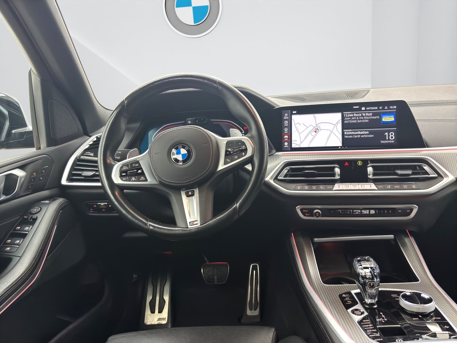 Fahrzeugabbildung BMW X5 xDrive40d [M Sport, Laser, AHK, Standheizung]