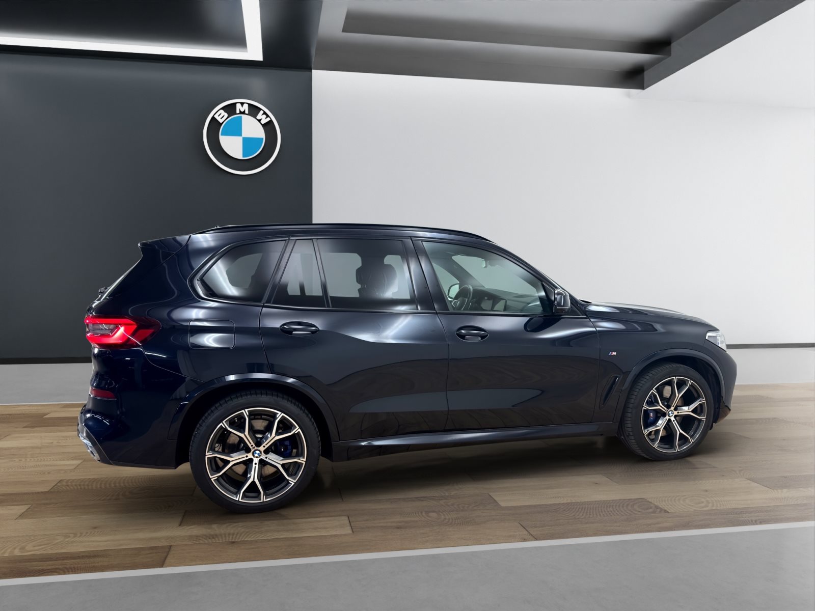 Fahrzeugabbildung BMW X5 xDrive40d [M Sport, Laser, AHK, Standheizung]